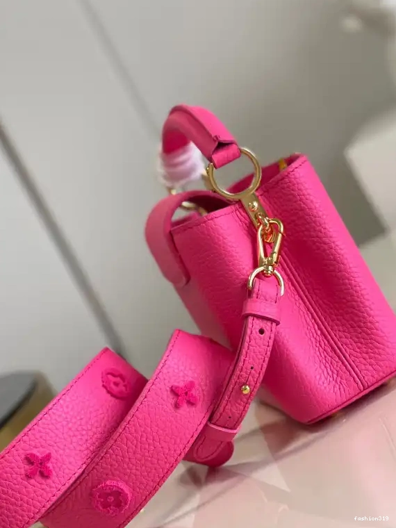 MINI LOUIS CAPUCINES VUITTON 0402